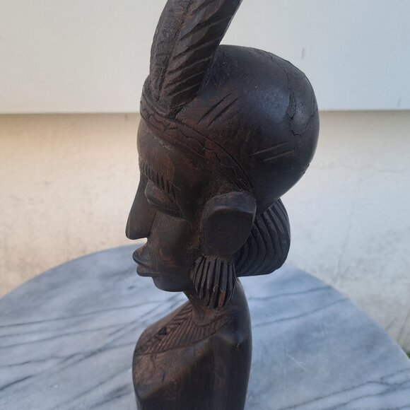 Ivory Coast African Statue of a Woman - Picture 9 of 11